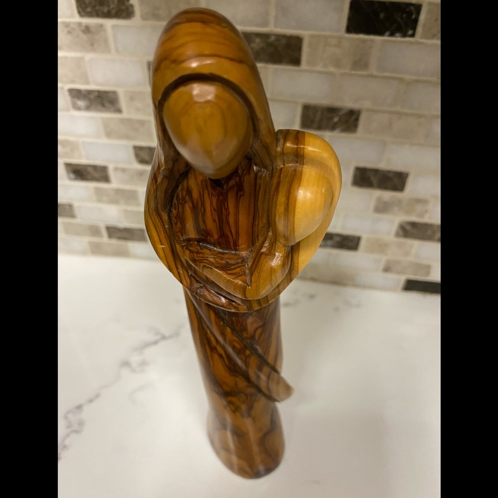 Olive Wood handcarved Virgin Mary/madonna & child
